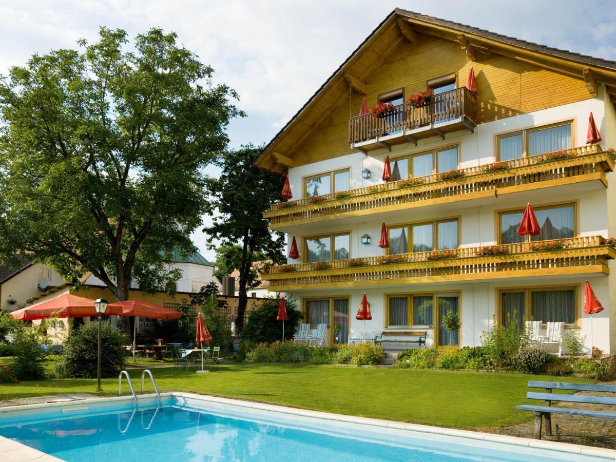 Landgasthof Moser & Restaurant Bootshaus Windorf (Passau)