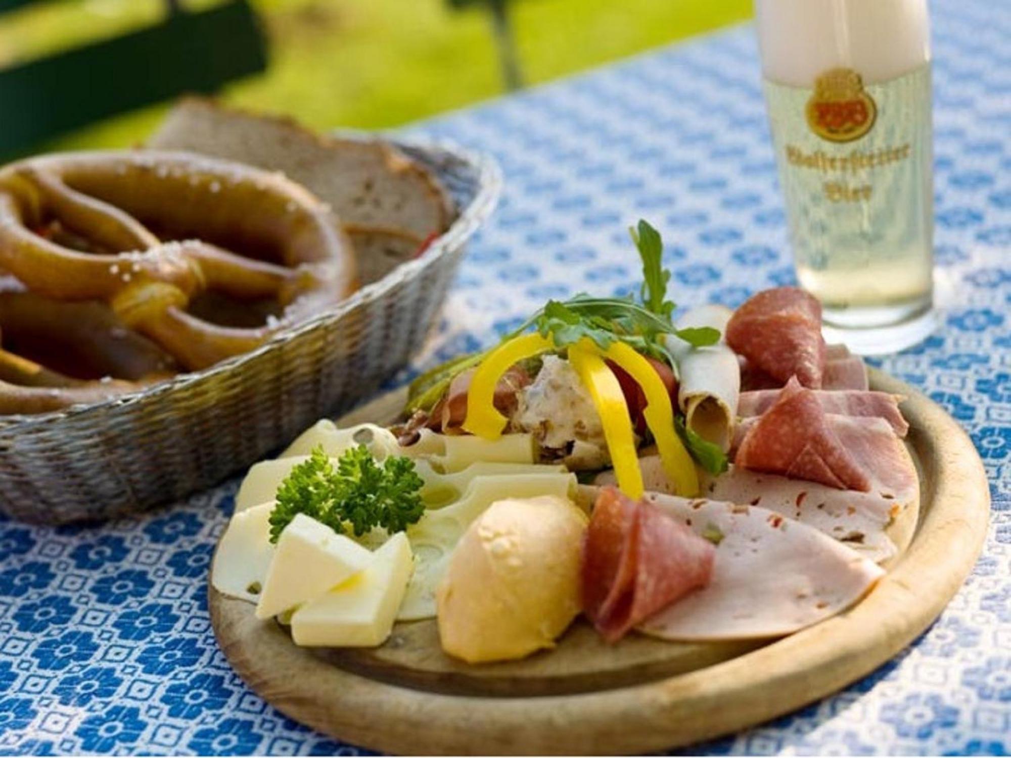 Landgasthof Moser & Restaurant Bootshaus Windorf (Passau)